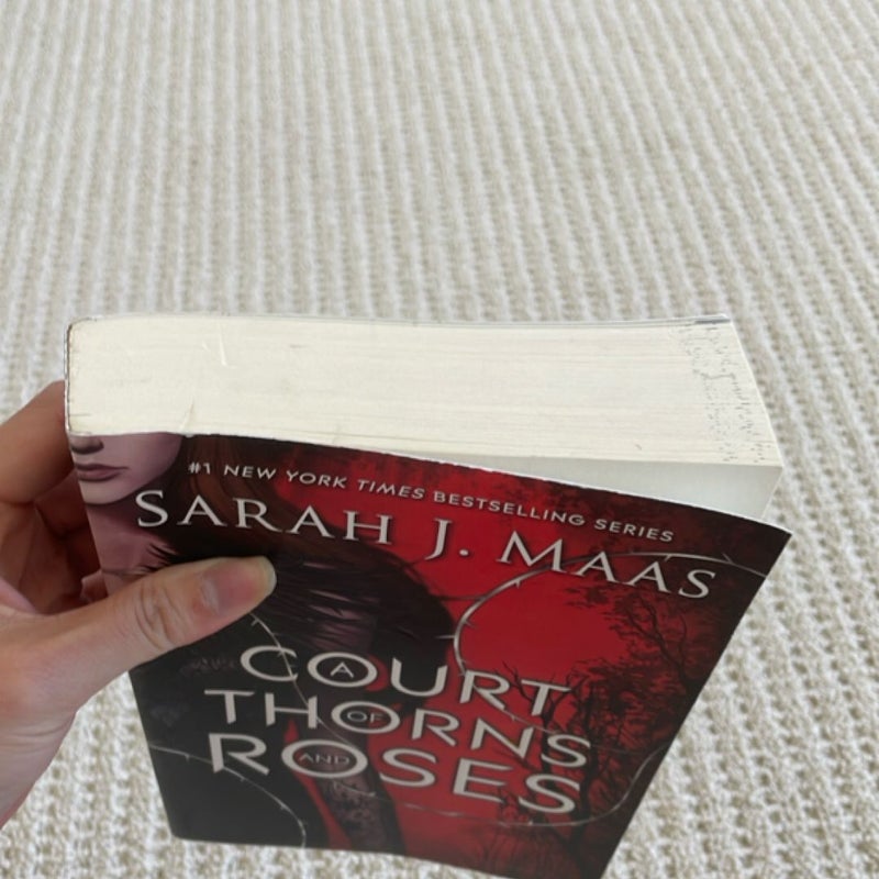 A Court of Thorns and Roses original cover 