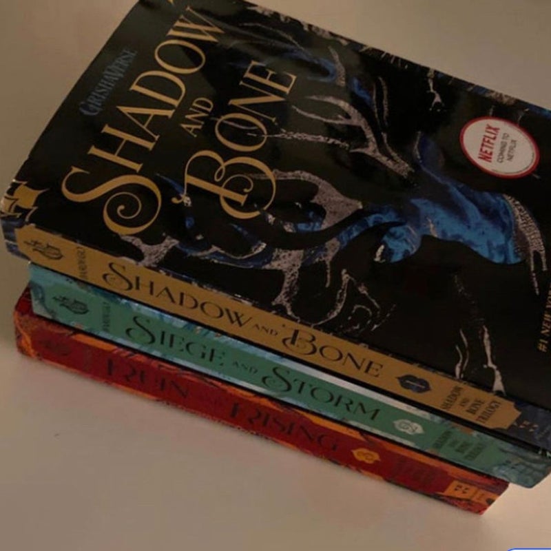 Shadow and bone box set WITHOUT BOX