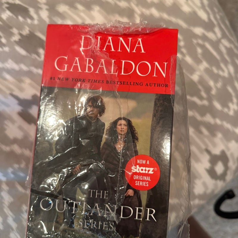 Outlander 4-Copy Boxed Set