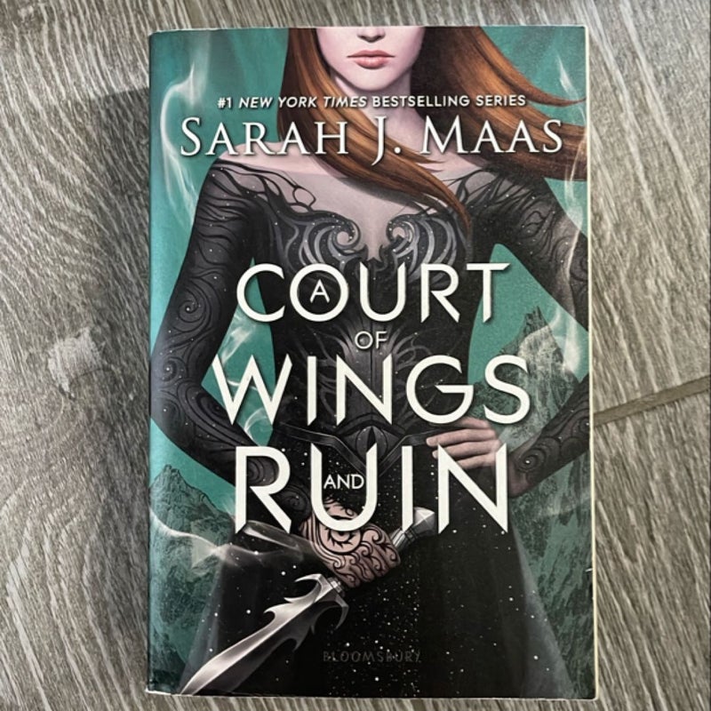 A Court of Wings and Ruin OOP