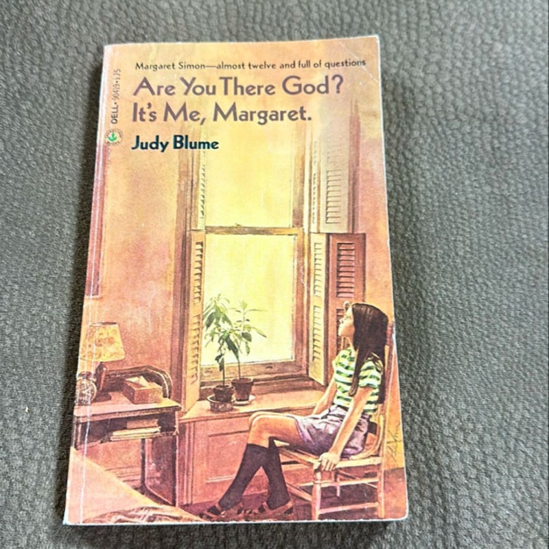 Vintage ARE YOU THERE God, Its Me Margaret Book..literature. weekley reader. ya book. 1970s. 