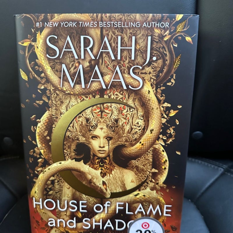 House of Flame and Shadow with bonus chapter Ruhn and Lidia