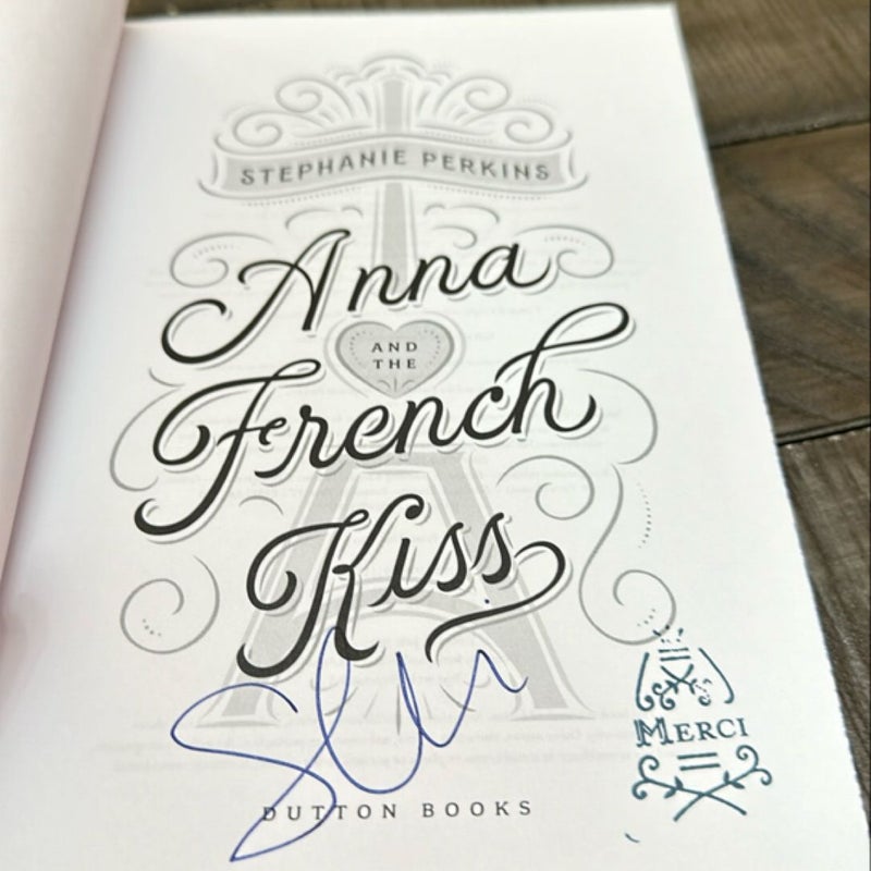 Anna and the French Kiss Collector's Edition-signed-Never read-design on edges 