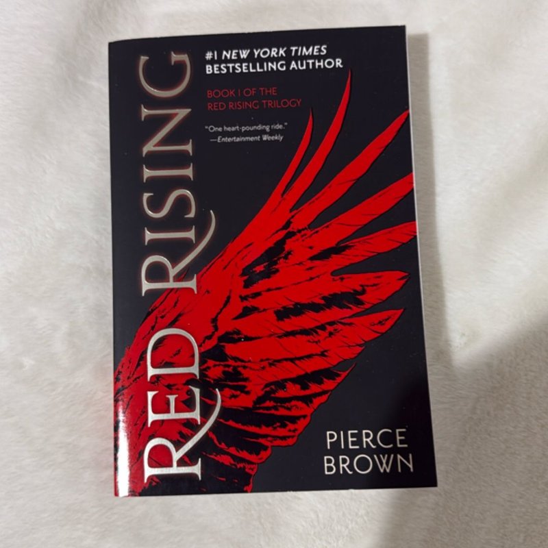 Red Rising by Pierce Brown, Paperback | Pangobooks