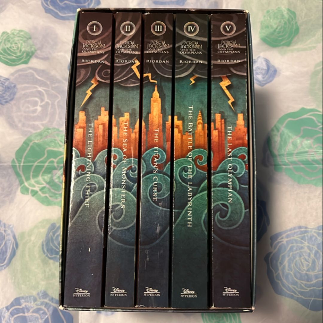 Percy Jackson and the Olympians 5 Book Paperback Boxed Set (new Covers No poster)