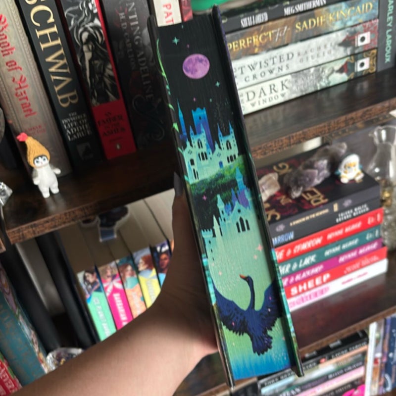 A Feather So Black (FairyLoot Sigend)
