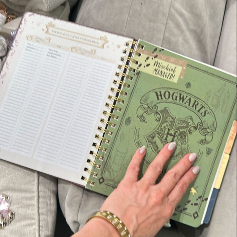 Harry Potter: Hogwarts 12-Month Undated Planner