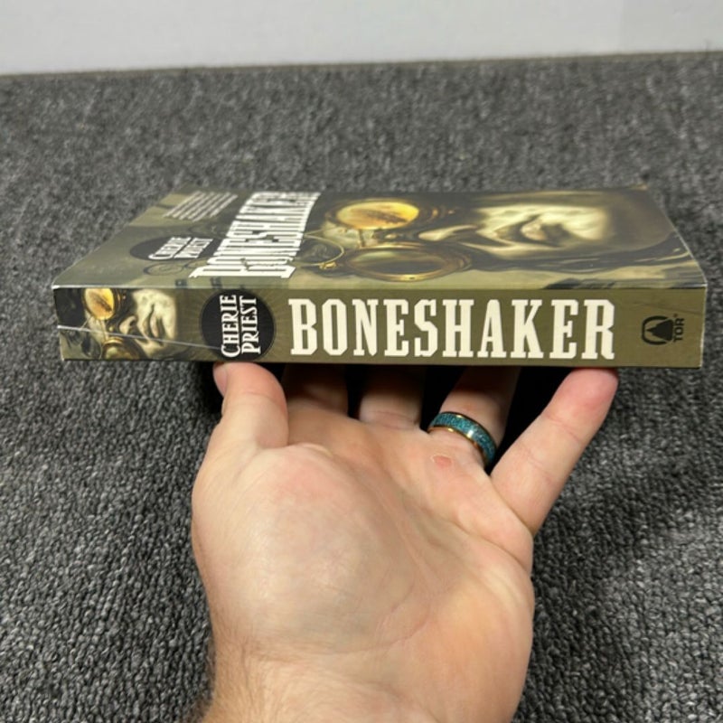 Boneshaker: the Clockwork Century 1