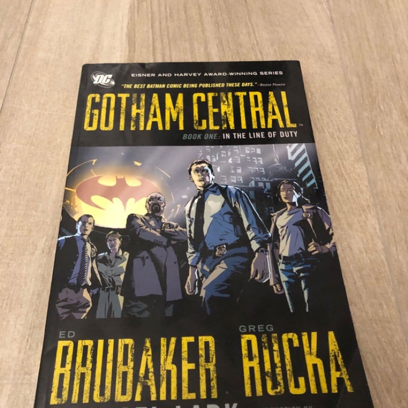 Gotham Central Book 1: in the Line of Duty