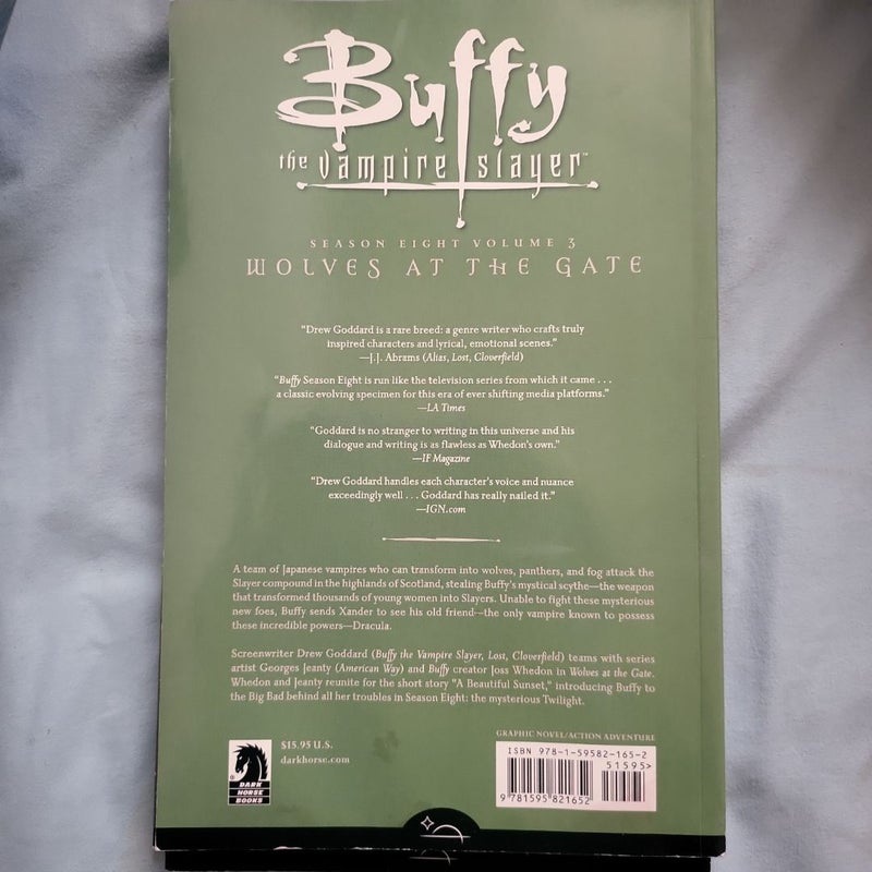 Buffy the Vampire Slayer Season 8 Volume 3: Wolves at the Gate