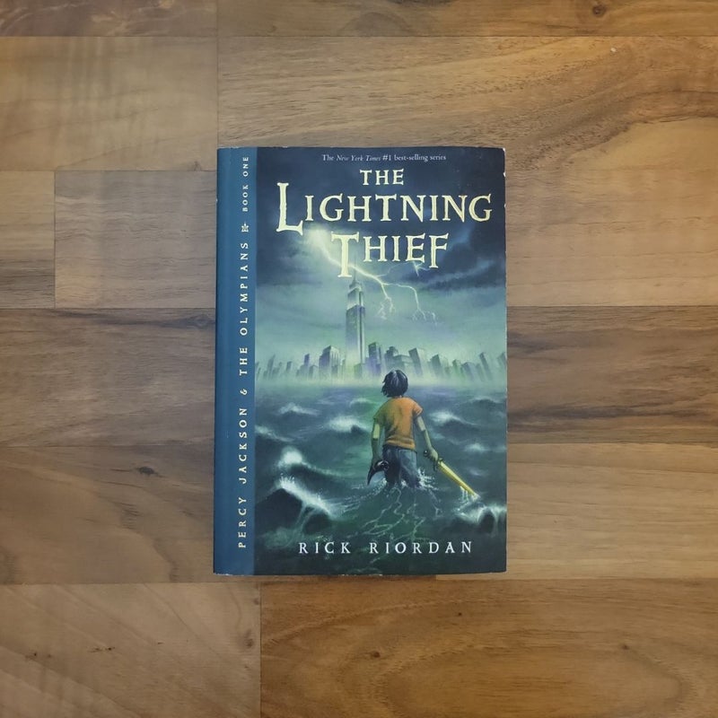 The Lightning Thief (Percy Jackson and the Olympians, Book One)