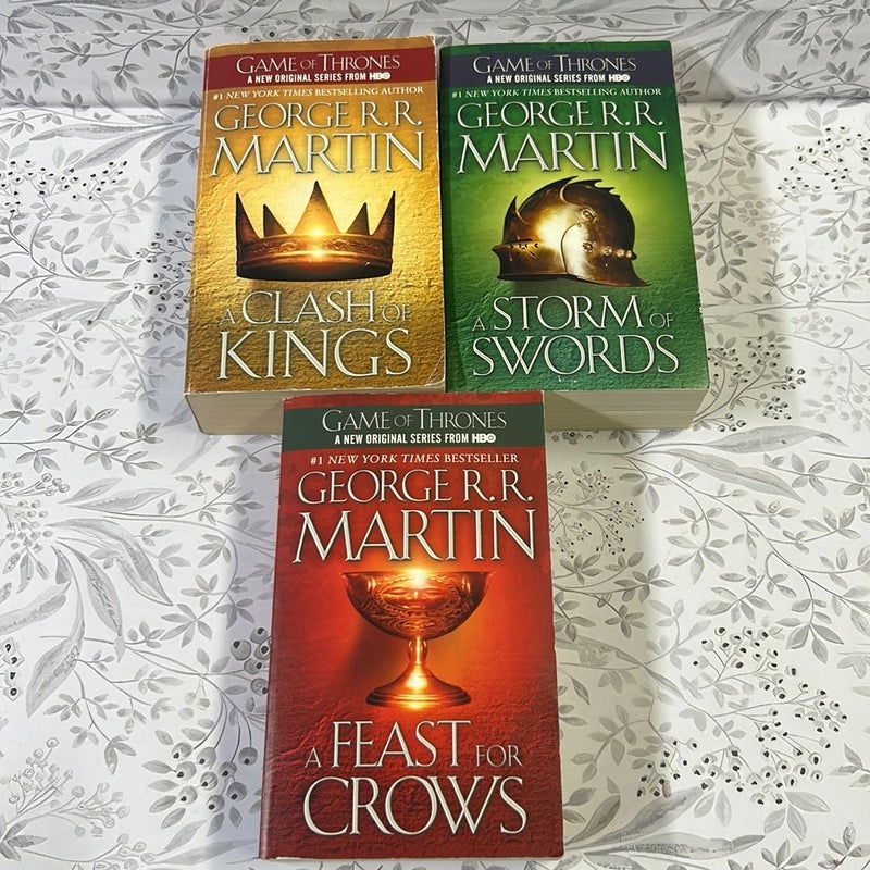 Game of Thrones book 2,3 &4 3 Mass Market Bundle