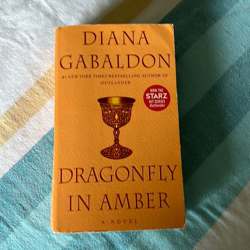 Dragonfly in Amber by Diana Gabaldon, Paperback Pangobooks