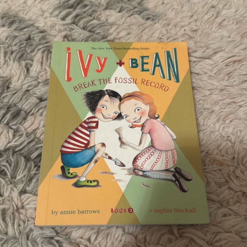 Ivy + Bean - Book 3