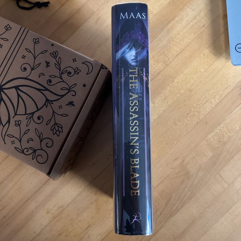 The Assassin's Blade (OOP original cover)