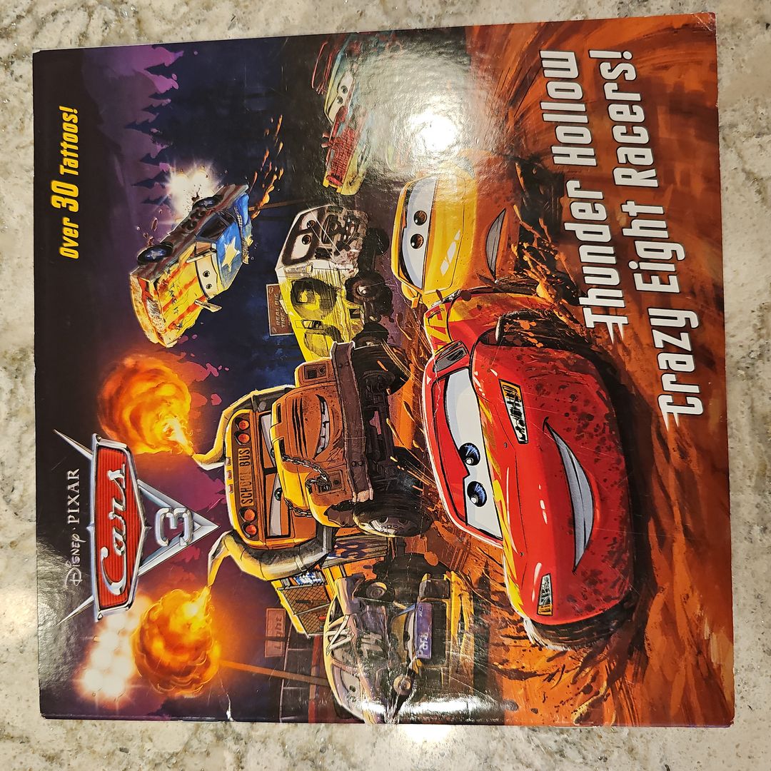 Thunder Hollow Crazy Eight Racers! (Disney/Pixar Cars 3)