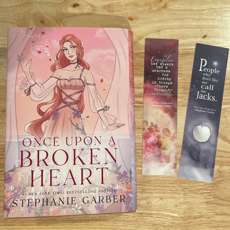 SIGNED B&N Exclusive of shops Once Upon a Broken Heart + Exclusive Dustjacket +Fox ✨