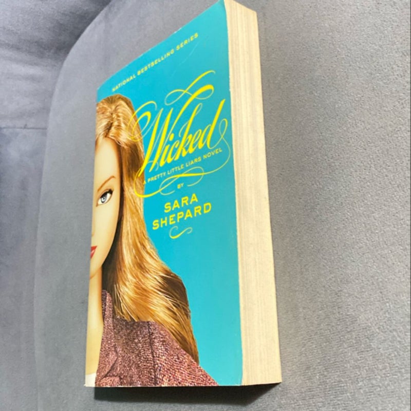 Pretty Little Liars #5: Wicked