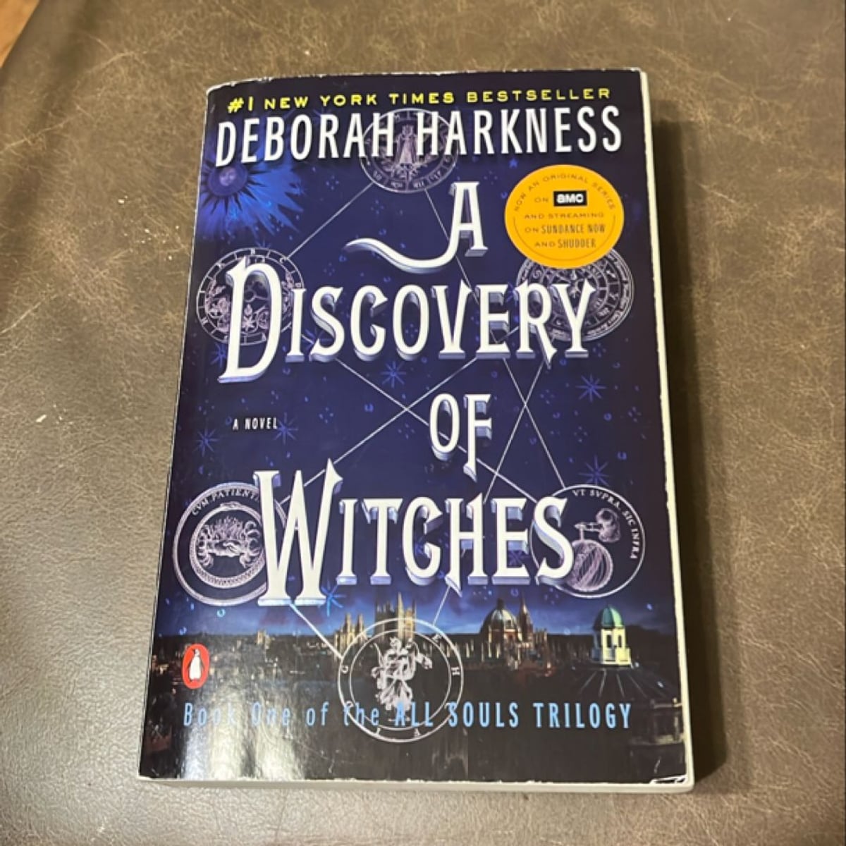 A Discovery of Witches by Deborah Harkness, Paperback | Pangobooks