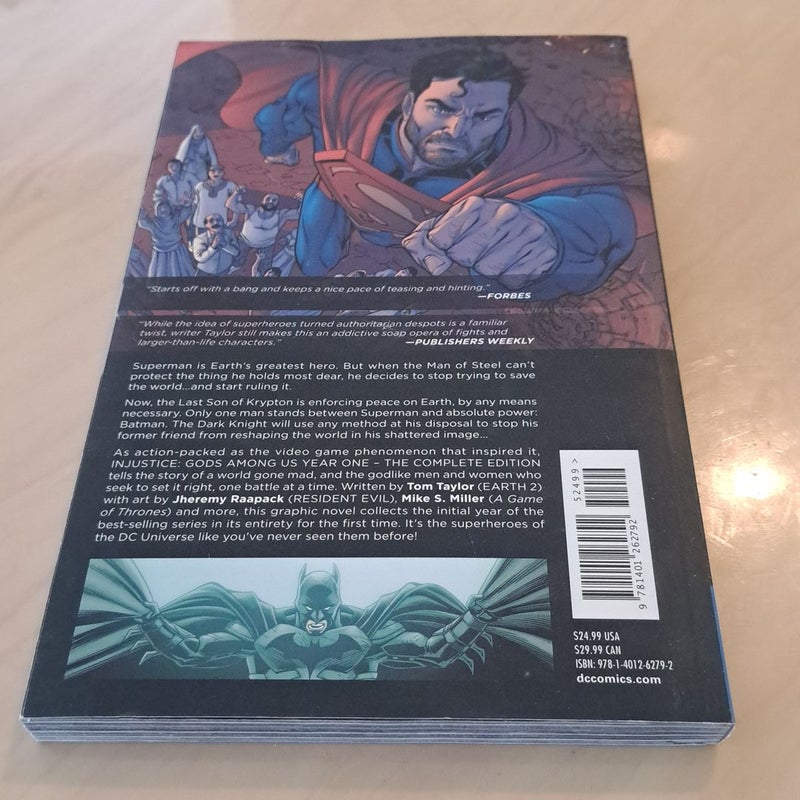 Injustice: Gods among Us Year One: the Complete Collection