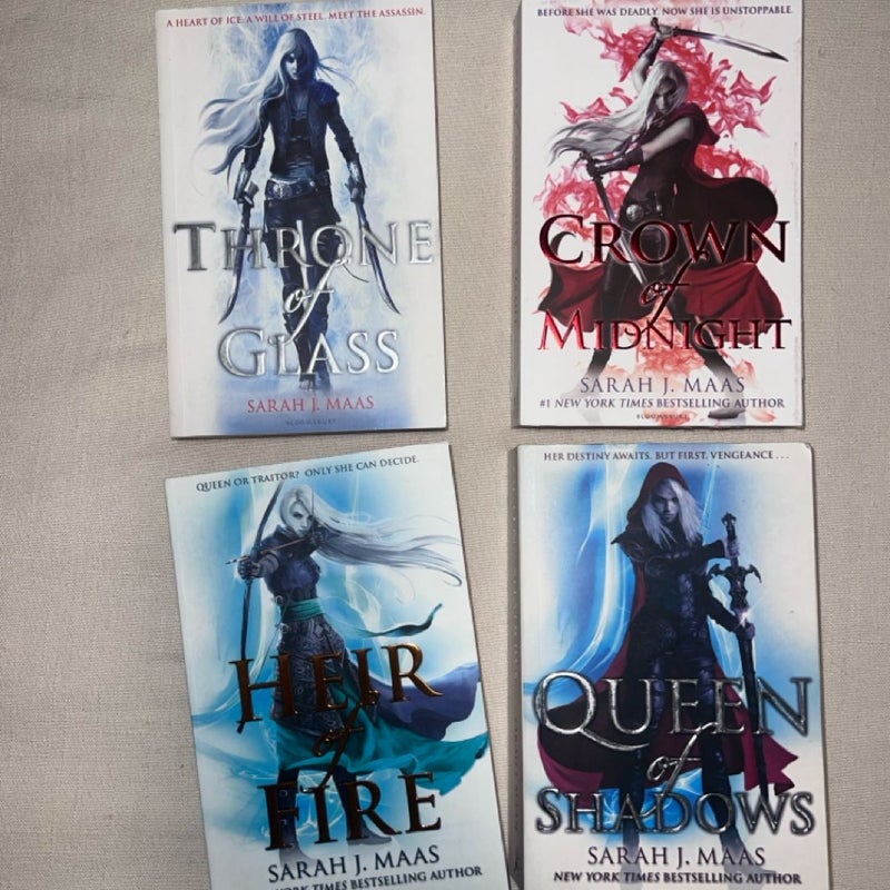 Throne of glass UK paperbacks