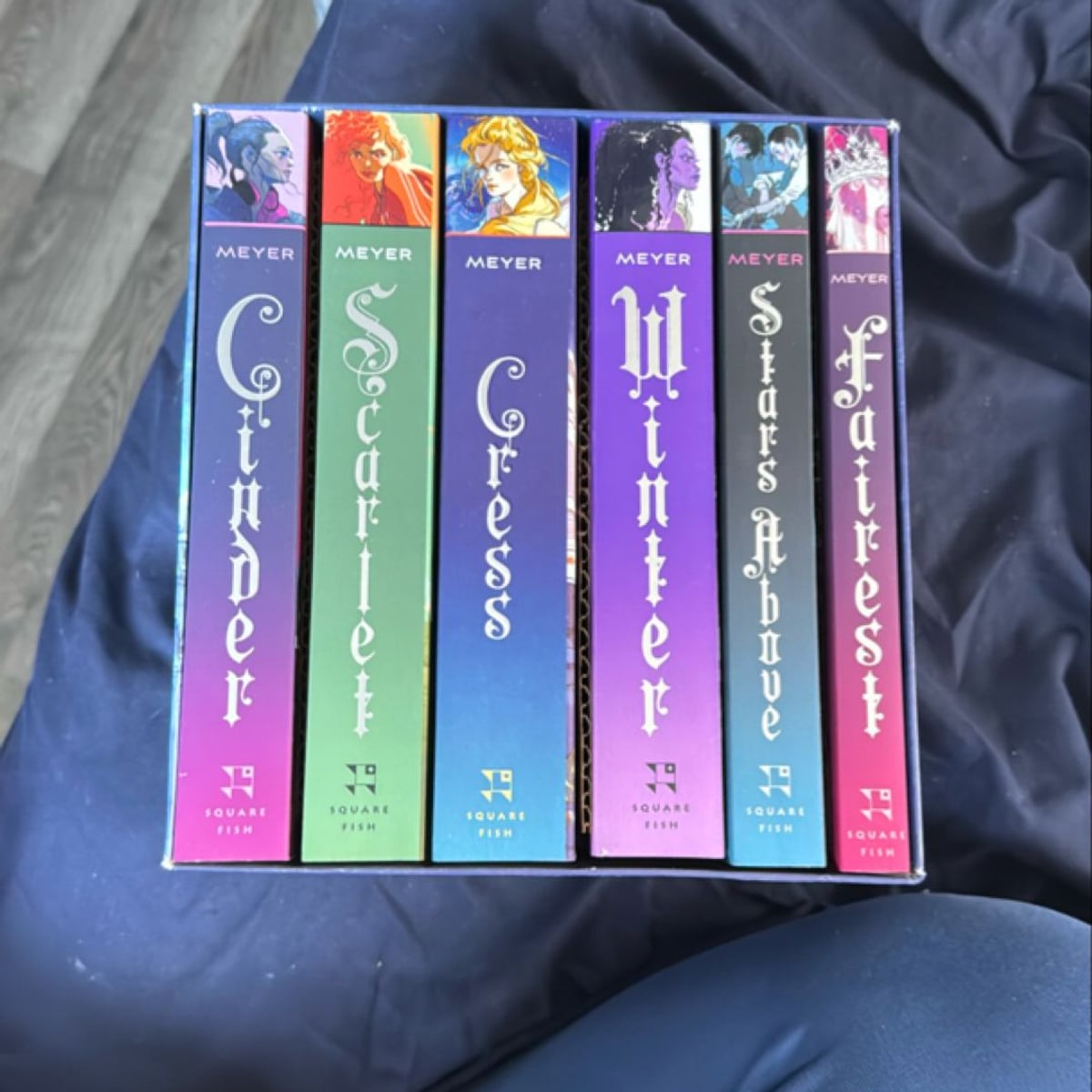 The Lunar Chronicles Boxed Set: Cinder, Scarlet, Cress, Fairest, Stars above, Winter by Marissa ...