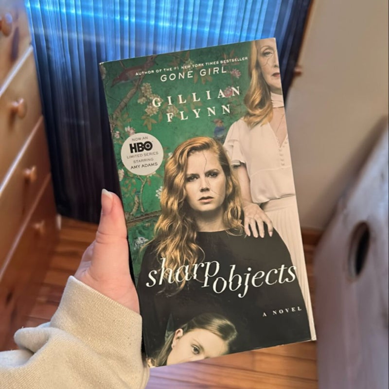 Sharp Objects (Movie Tie-In)