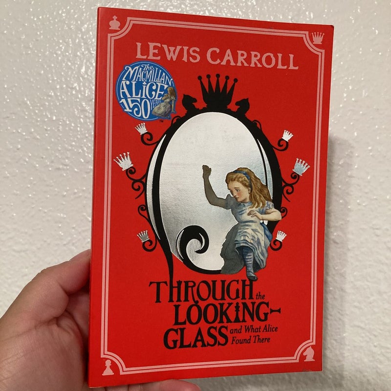 THROUGH THE LOOKING GLASS　Lewis Carroll Through the Looking-Glass by Lewis Carroll, Paperback