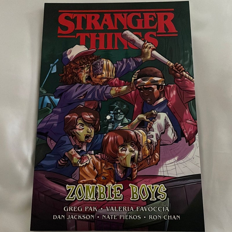 Stranger Things Graphic Novel Boxed Set (Zombie Boys, the Bully, Erica the Great )