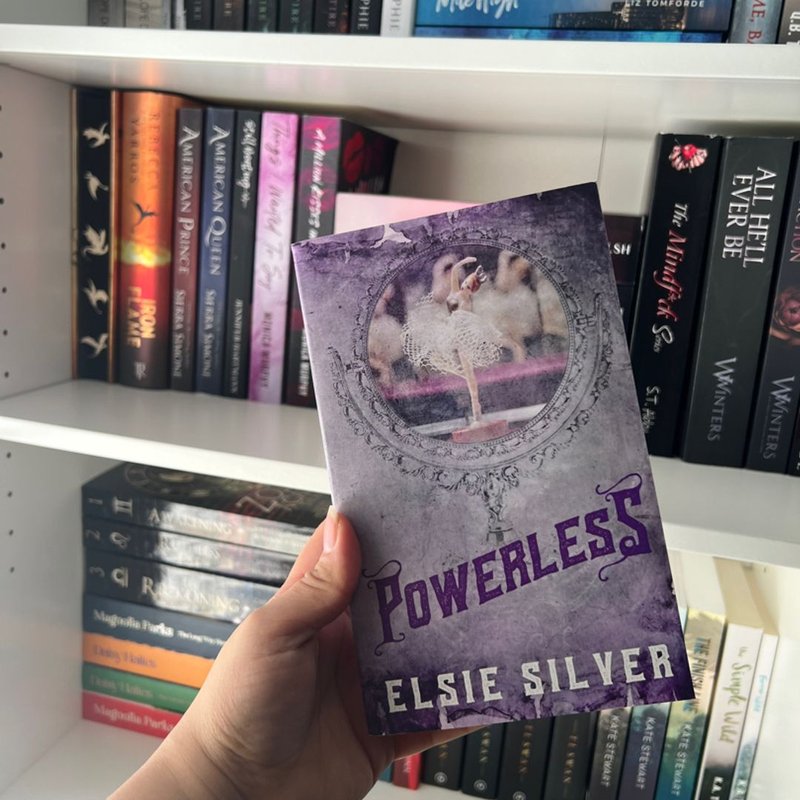 Powerless by Elsie silver , Paperback | Pangobooks