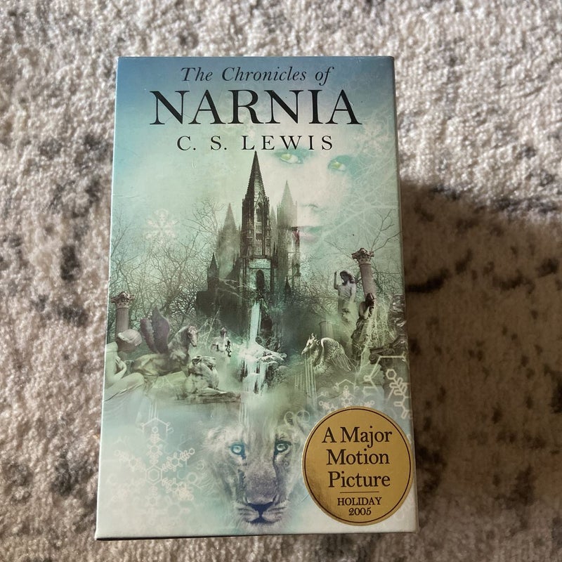 The Chronicles of Narnia Rack Paperback 7-Book Box Set