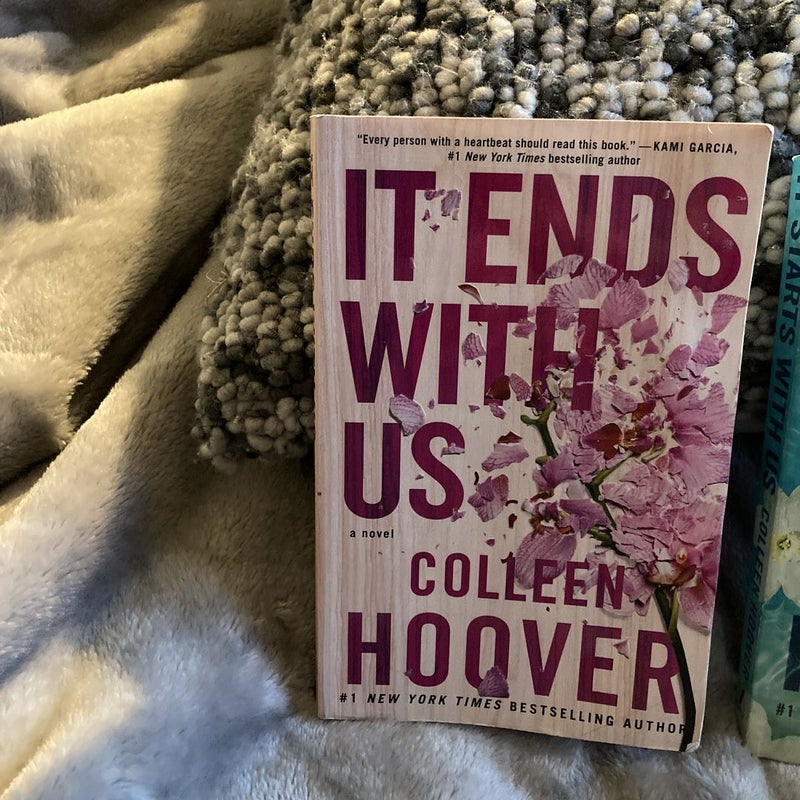 It Ends with Us by Colleen Hoover, Paperback