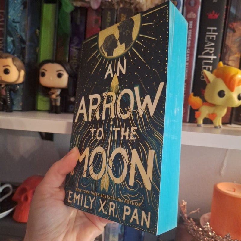 An Arrow to the Moon *signed fairyloot edition with sprayed edges*
