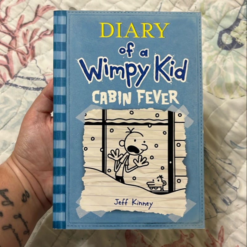 Cabin Fever (Diary of a Wimpy Kid #6)