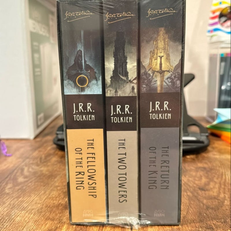 The Lord of the Rings 3-Book Paperback Box Set