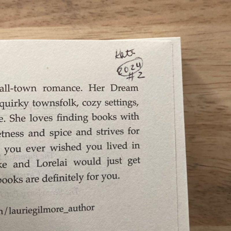 The Cinnamon Bun Book Store (Dream Harbor, Book 2)
