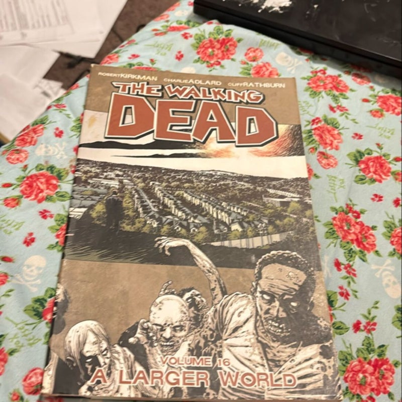 The Walking Dead: Volume 16