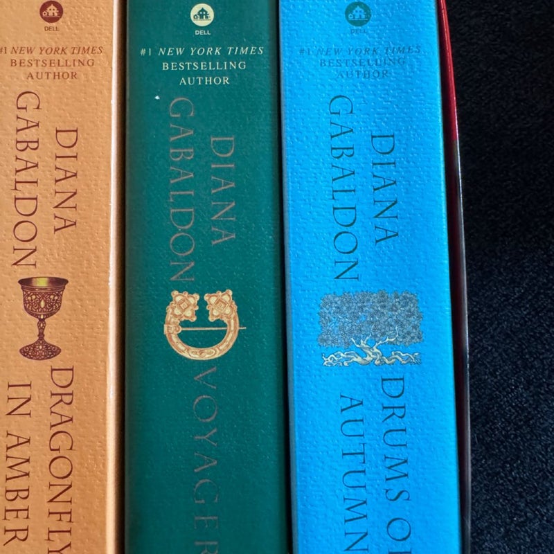 Outlander 4-Copy Boxed Set