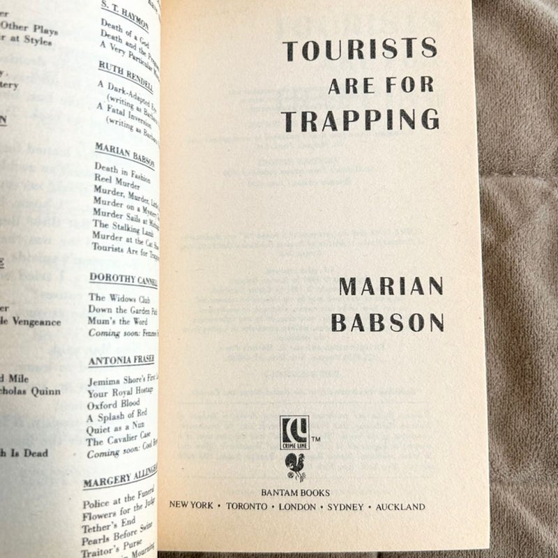 Tourists Are for Trapping  1942