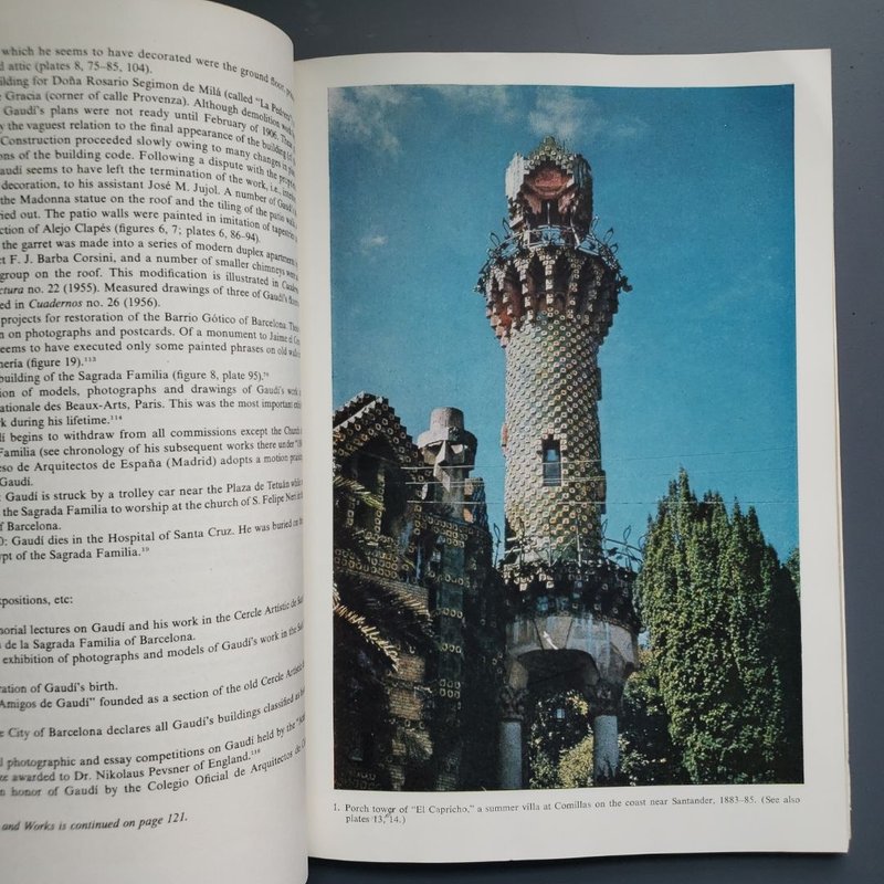 Antonio Gaudi by George R. Collins, Paperback | Pangobooks