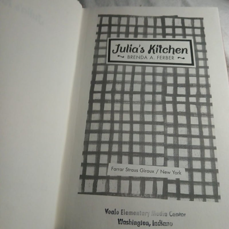 Julia's Kitchen     (B2-008)