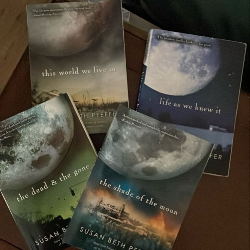 Bundle of 4:The Shade of the Moon