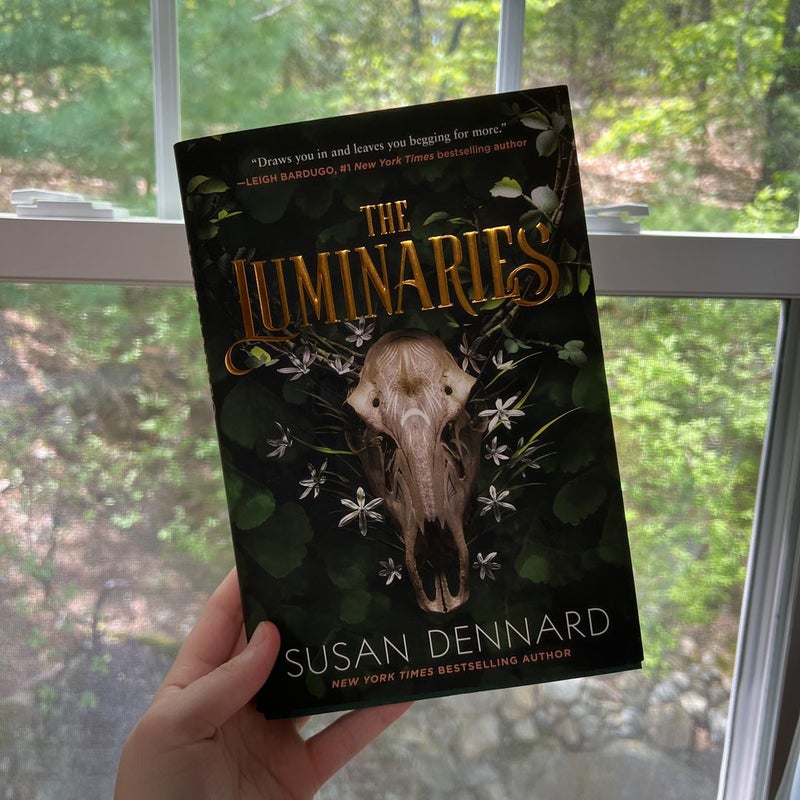 The Luminaries (PAINTED EDGES)