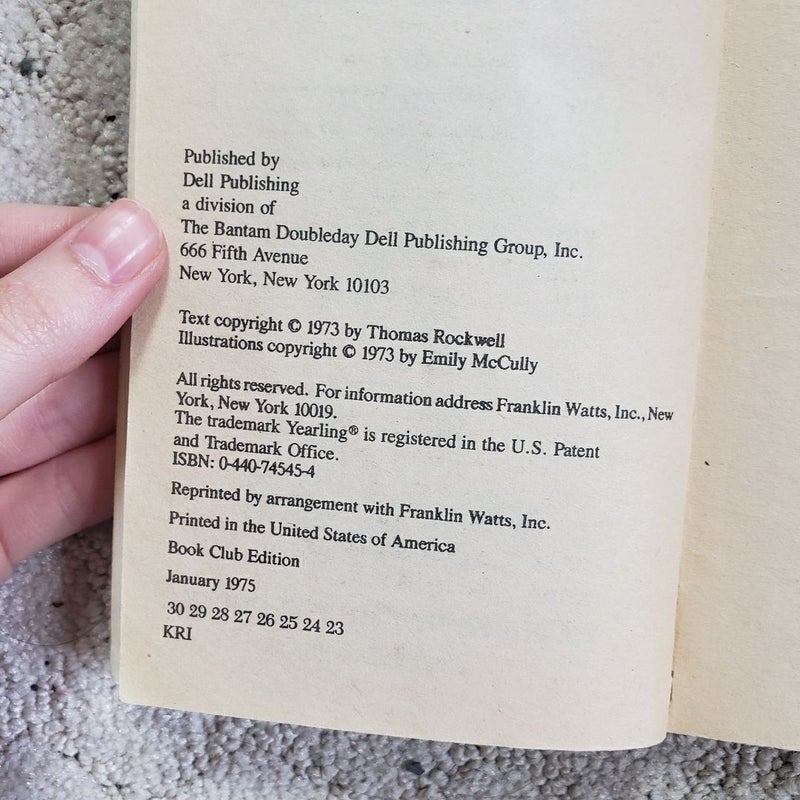 How to Eat Fried Worms (Book Club Edition, 1975)