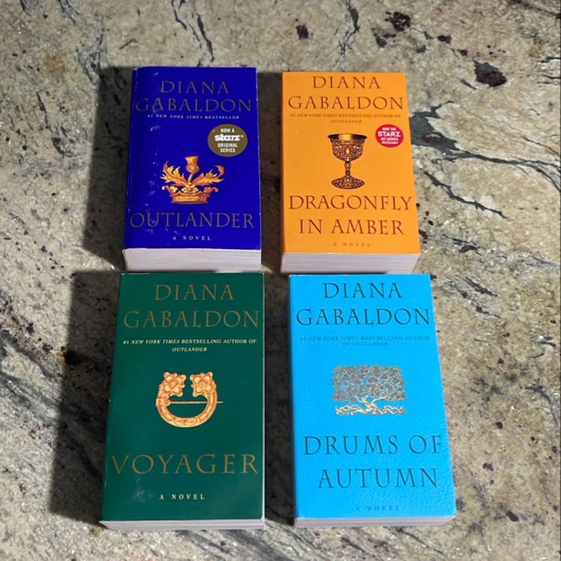 Outlander 4-Copy Boxed Set