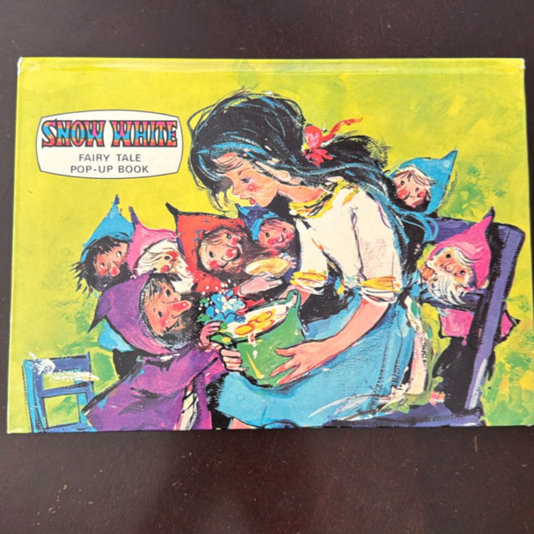 Snow White POP-UP book