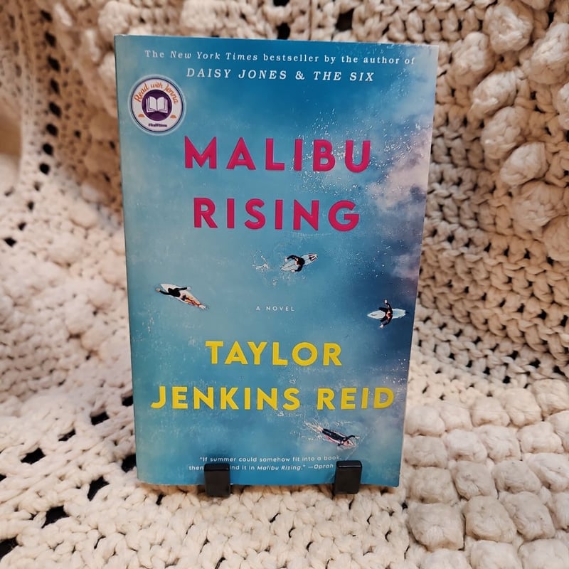 Malibu Rising by Taylor Jenkins Reid, Paperback | Pangobooks