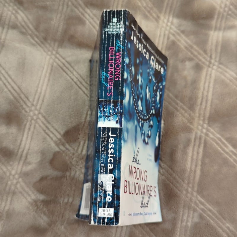 The Wrong Billionaire's Bed by Jessica Clare, Paperback Pangobooks
