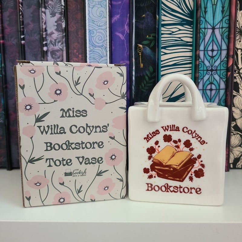 Bookish box Willa Colyns bookstore tote vase 