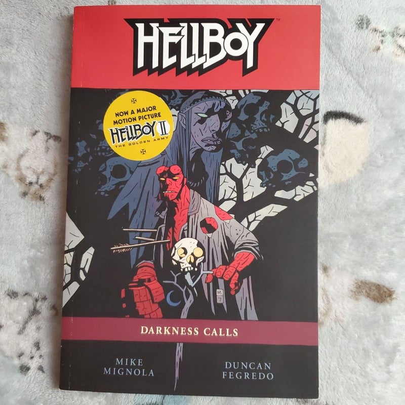 Hellboy Volume 8: Darkness Calls